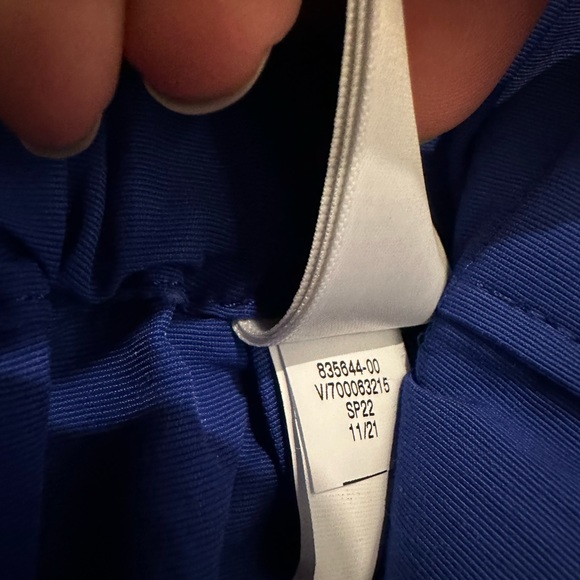 BANANA REPUBLIC Royal Blue Wide Legged High Tapered Waist and Cuffed Bottom Sz 4 - Picture 7 of 11